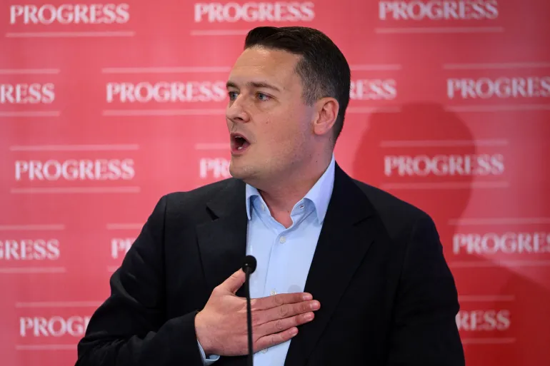Streeting Enters Labour Race as Pressure Mounts on Starmer
