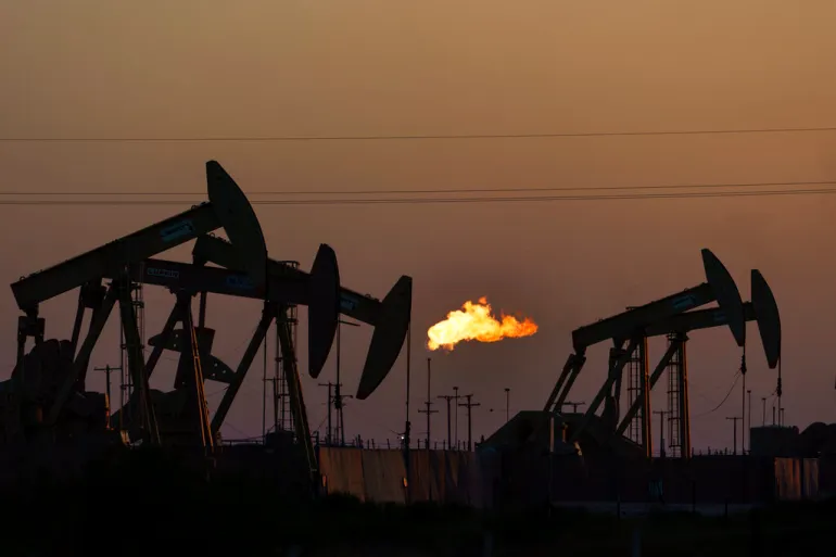 Methane cuts lag as energy risks rise, IEA says