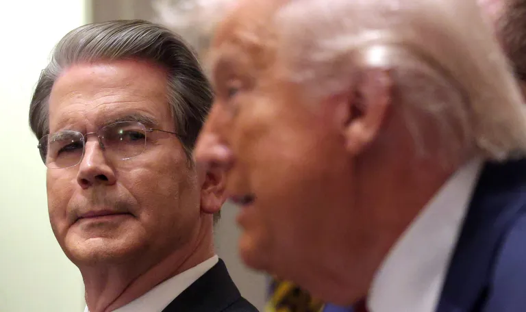 America’s Debt Spiral Deepens as Treasury Heads Toward $2 Trillion Borrowing Year