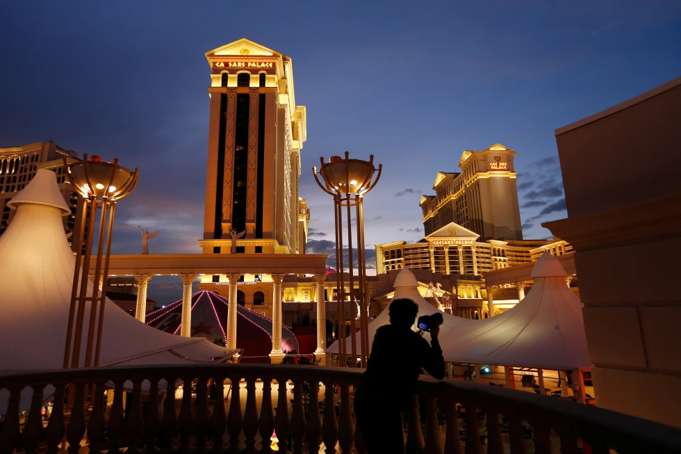 Tilman Fertitta’s Empire Is Buying Caesars in a Nearly $6 Billion Deal