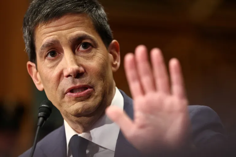 Warsh Moves to the Fed as Trump Eyes Top Job