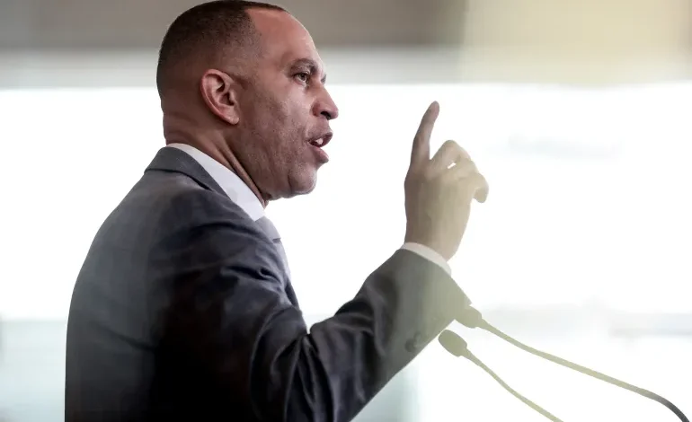 Jeffries Fires Back After Racist Remark in Virginia Redistricting Fight