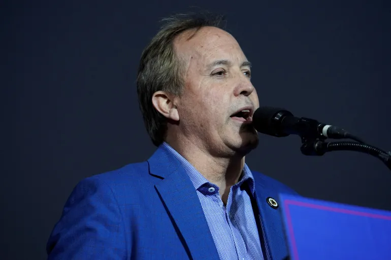 Trump Backs Paxton in Texas Senate Fight, Raising GOP Stakes